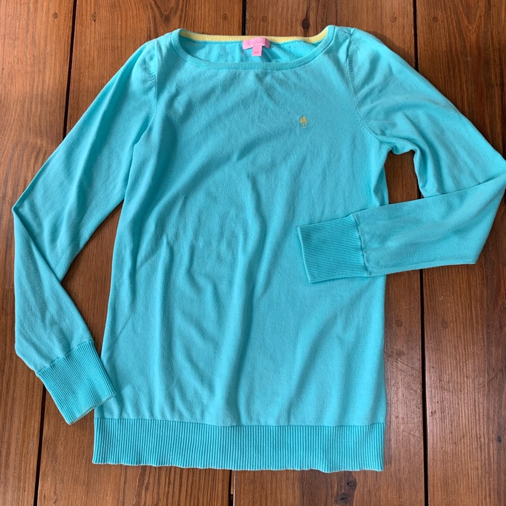 Lilly Pulitzer large crewneck soft sweater